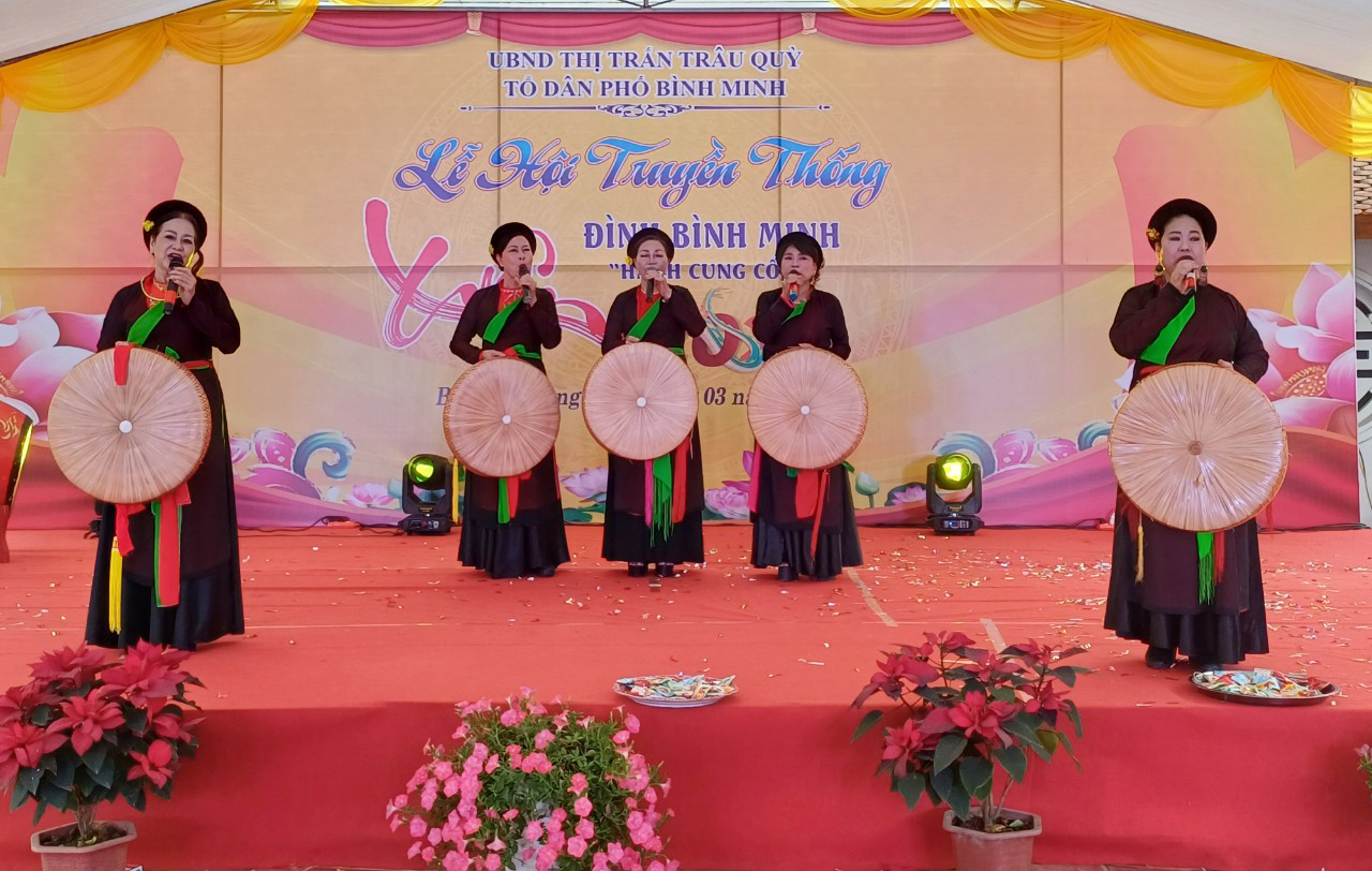 Nét đẹp kiến trúc và lễ hội đình Bình Minh