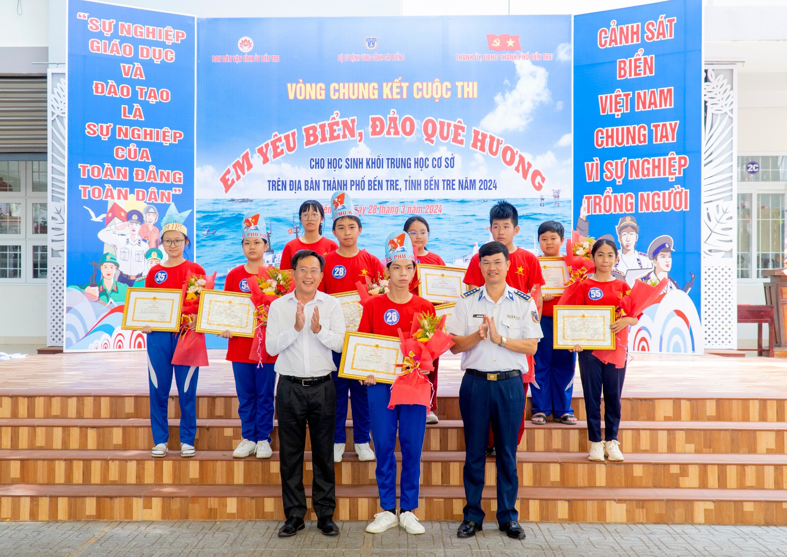 Xây đắp lòng yêu nước, yêu biển đảo Tổ quốc cho các em học sinh