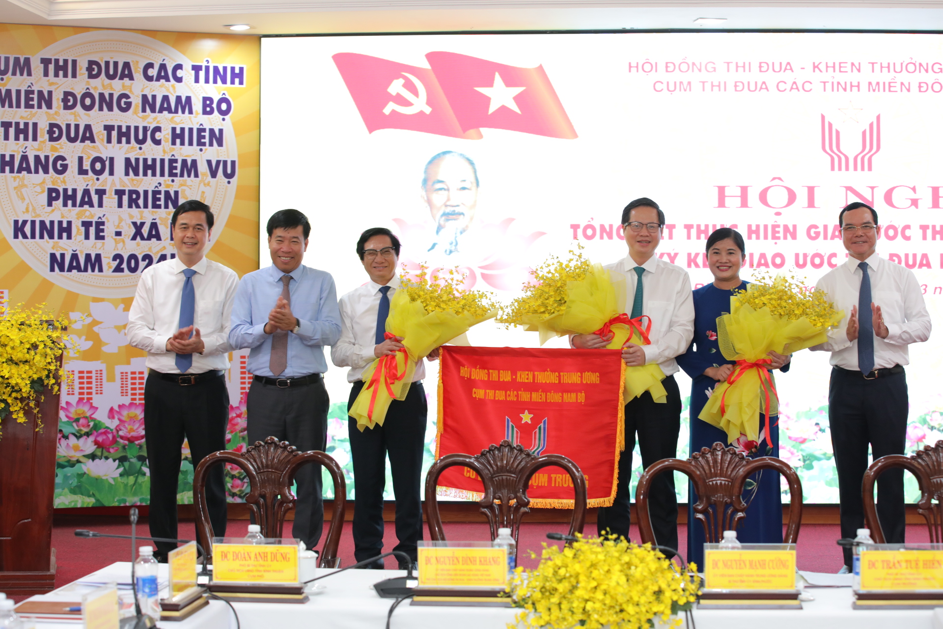 Phong trào thi đua góp phần tích cực phát triển kinh tế - xã hội vùng Đông Nam Bộ