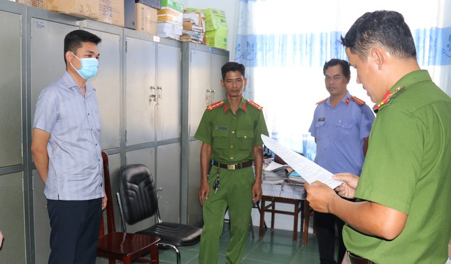 Giám đốc công ty lừa đảo, chiếm đoạt gần 1 000 lượng vàng