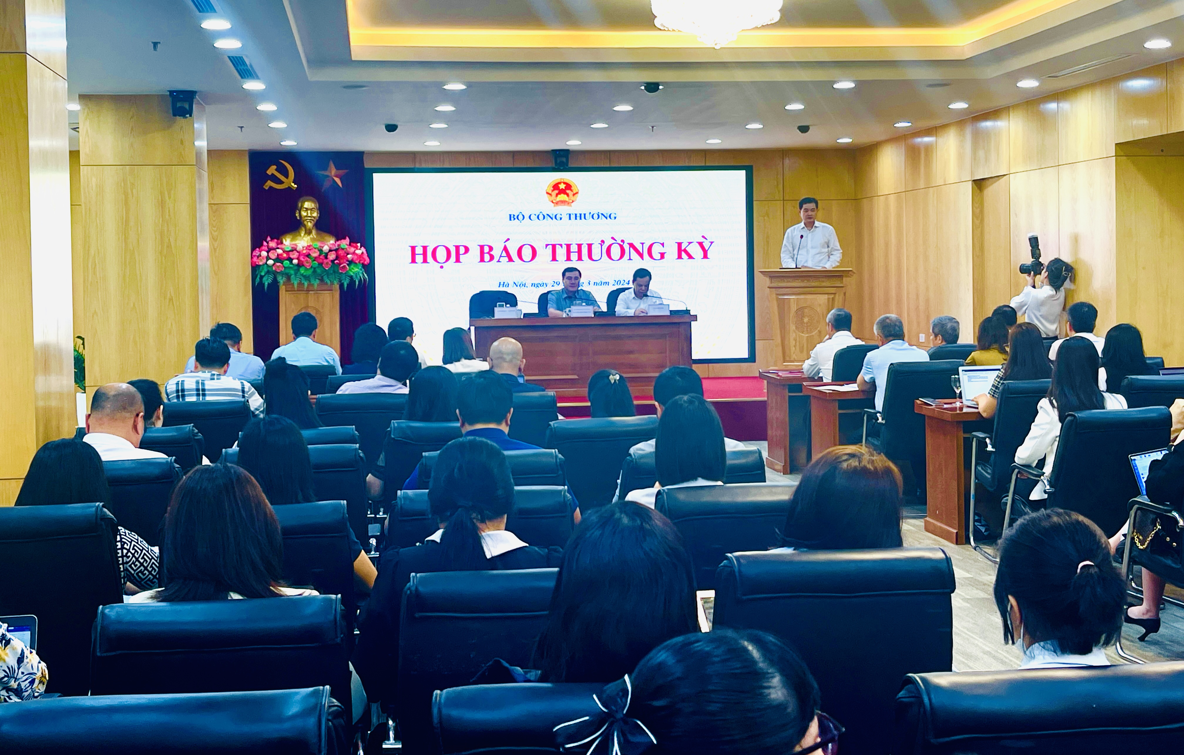 Nhiều điểm mới trong Dự thảo Nghị định về kinh doanh xăng dầu
