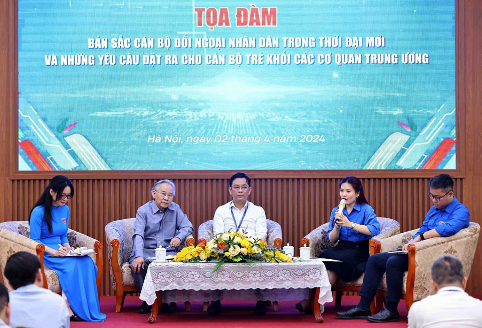 Tuổi trẻ các cơ quan Trung ương xây dựng bản sắc cán bộ đối ngoại nhân dân