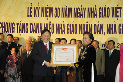 Quy định về xét tặng danh hiệu “Nhà giáo nhân dân”, “Nhà giáo ưu tú”