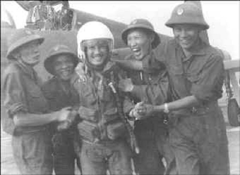 Ngày này năm xưa 8 4