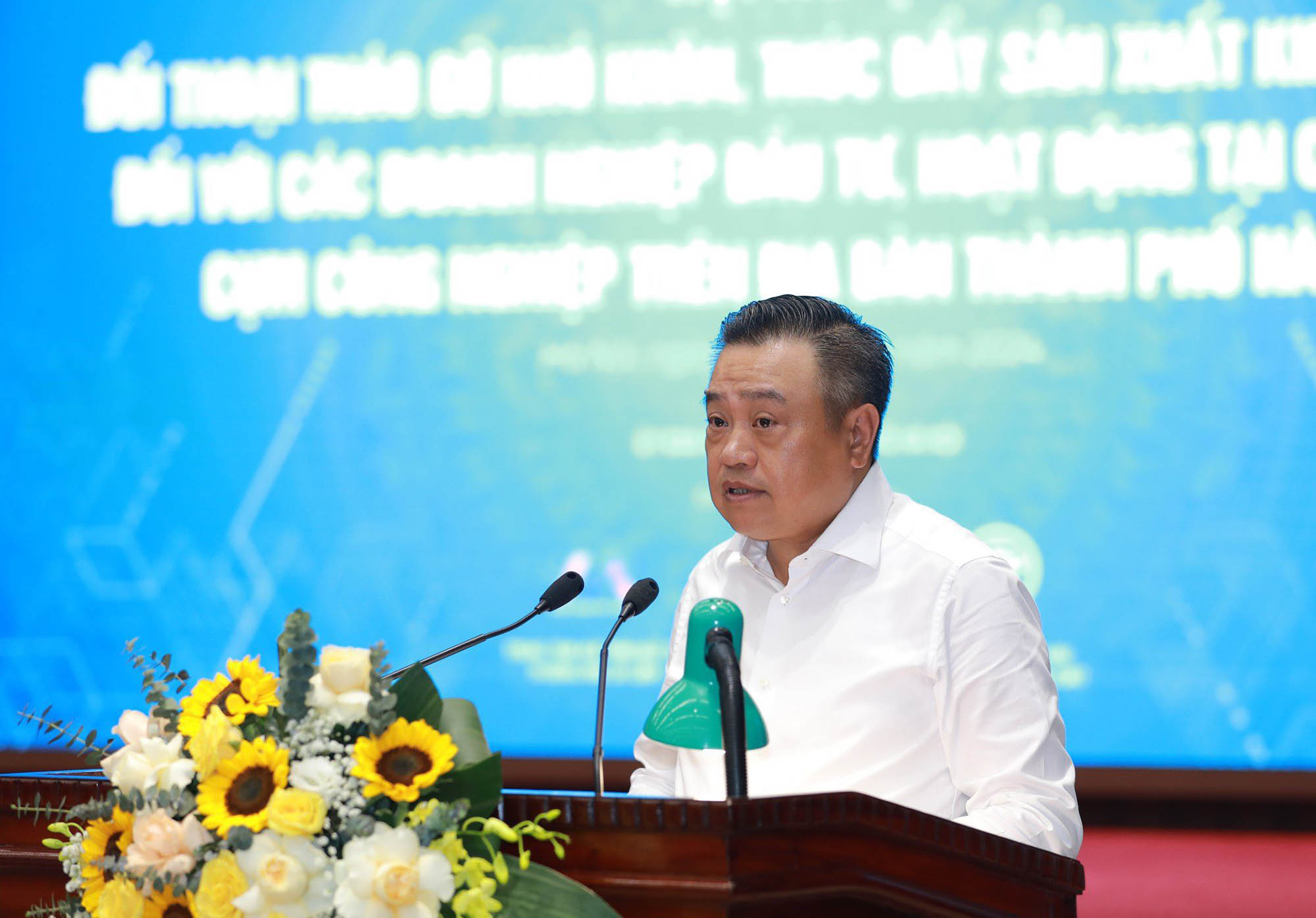 Tập trung cải cách hành chính phục vụ doanh nghiệp, người dân