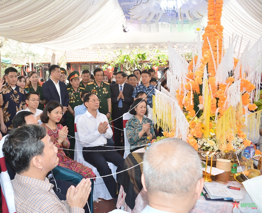 Lãnh đạo Đảng, Nhà nước tham dự đón Tết cổ truyền Bunpimay của Lào
