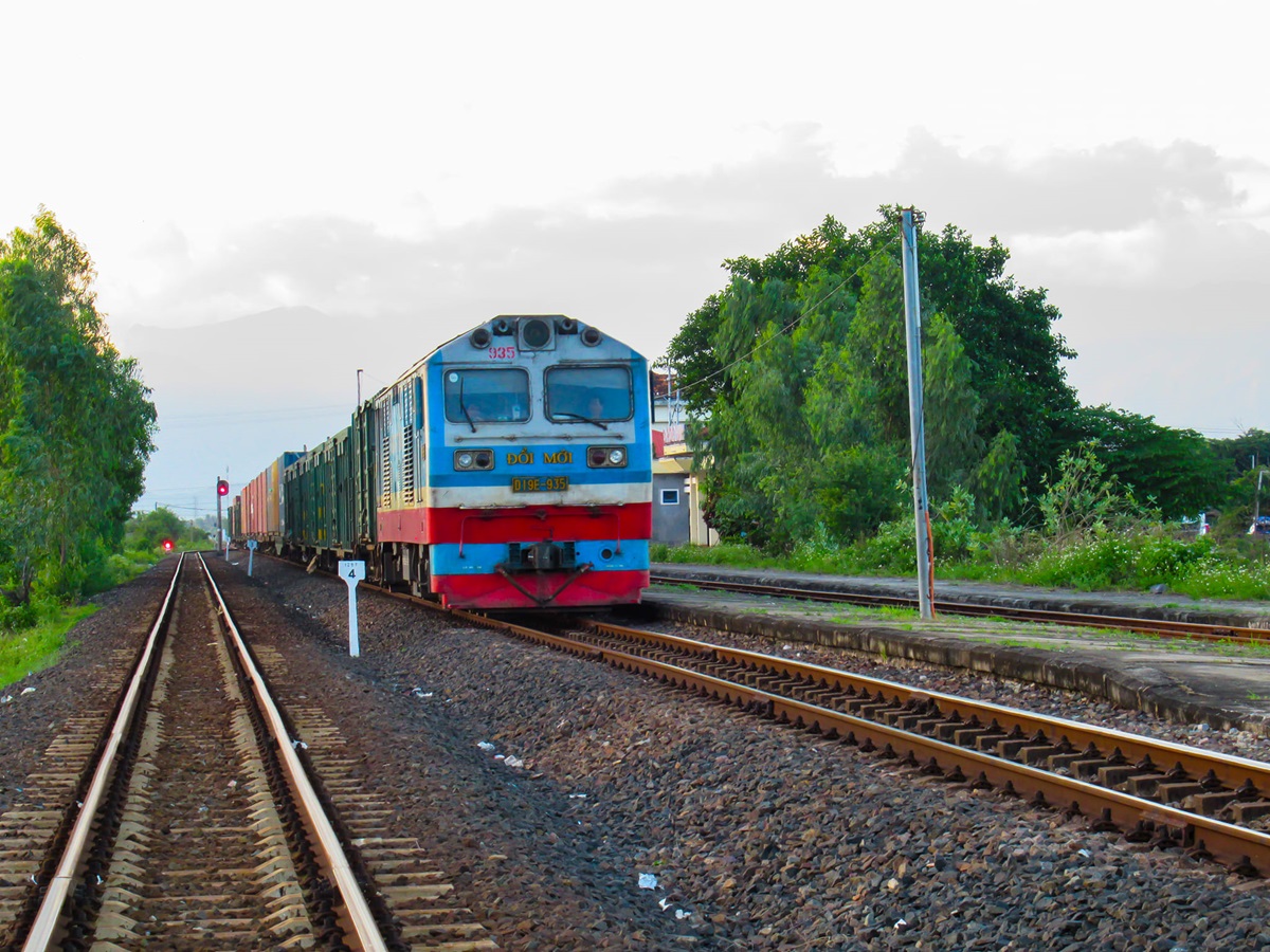 Tăng các chuyến tàu phía Bắc phục vụ dịp nghỉ lễ 30 4 và 1 5
