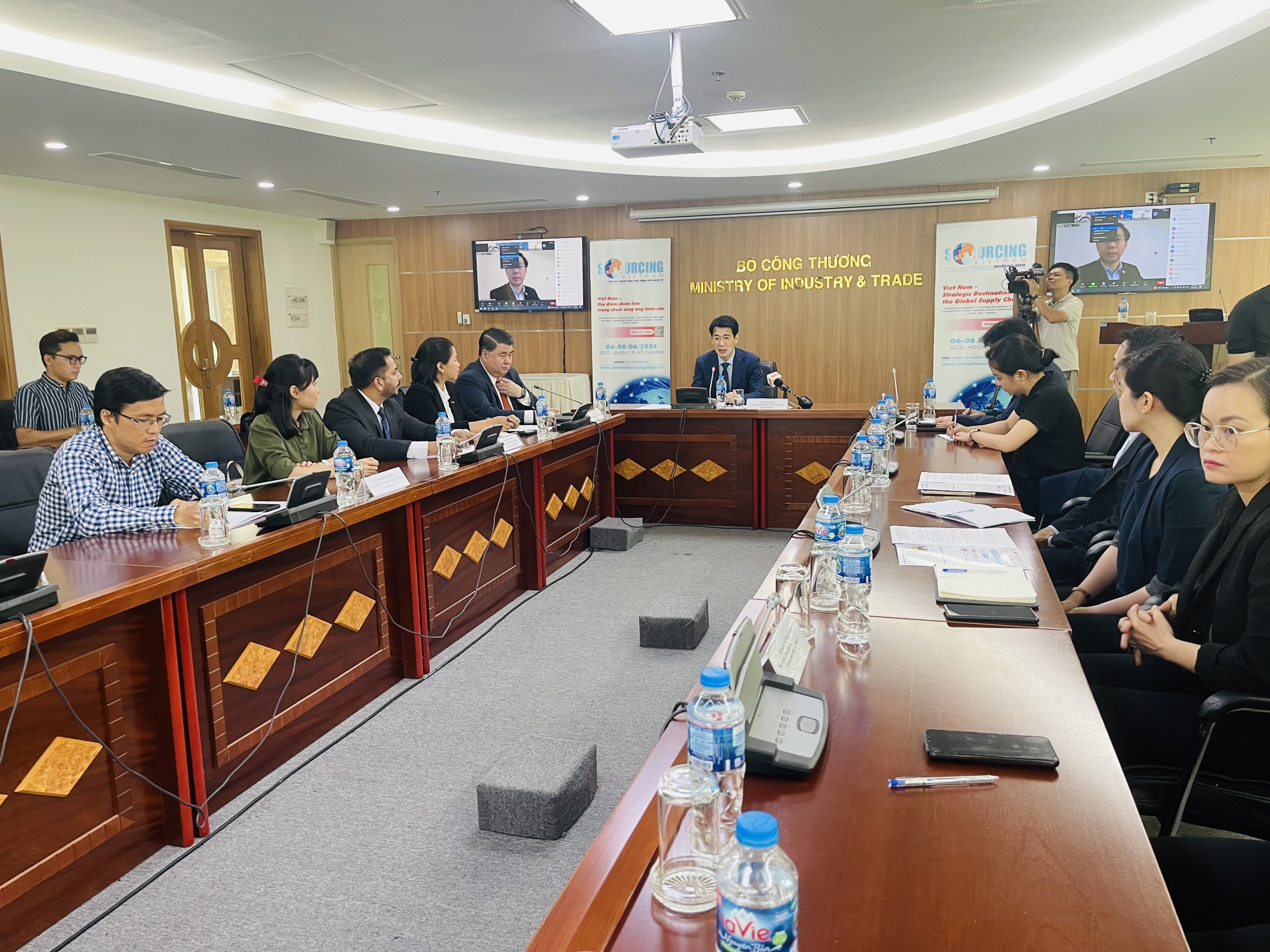 Nhiều sự kiện kết nối chuỗi cung ứng hàng hóa quốc tế 2024