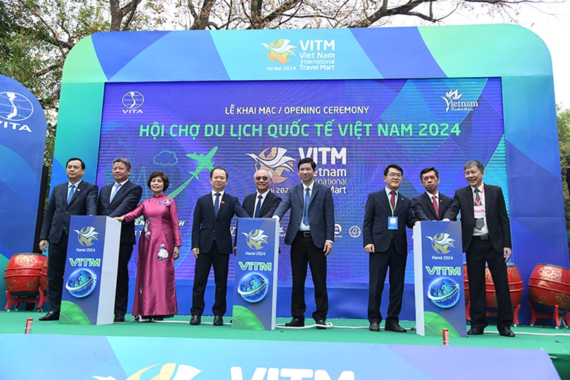 Nhiều chương trình ưu đãi thu hút du khách tại Hội chợ VITM Hà Nội 2024