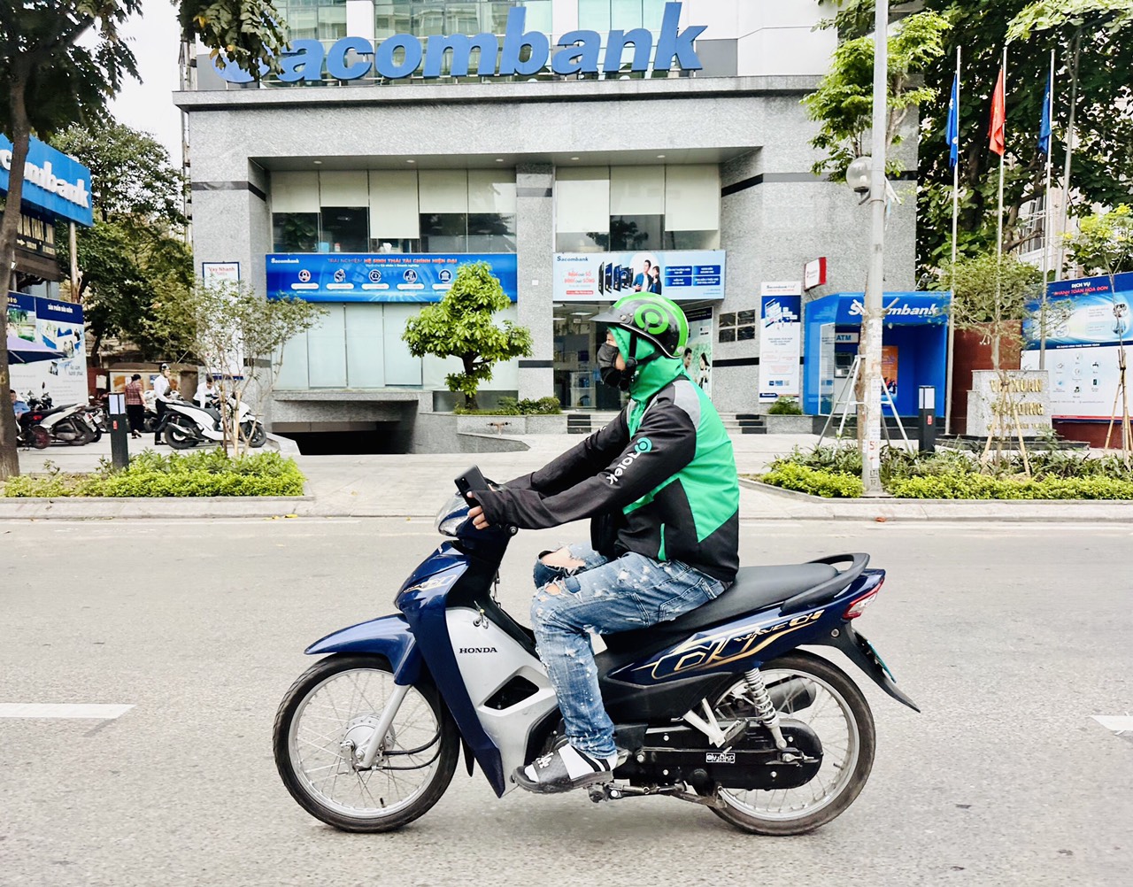 Hà Nội tăng nhiệt, trưa chiều trời nắng