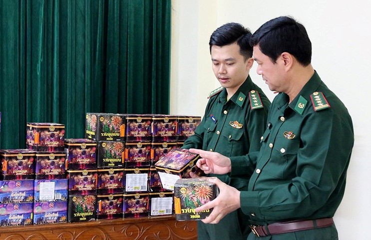 Hà Tĩnh Phá vụ vận chuyển lượng lớn pháo hoa nổ qua biên giới
