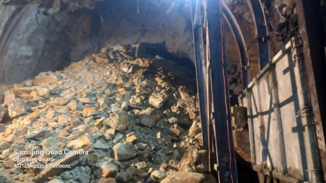 Hầm tiếp tục sạt lở, đường sắt Bắc Nam bị gián đoạn