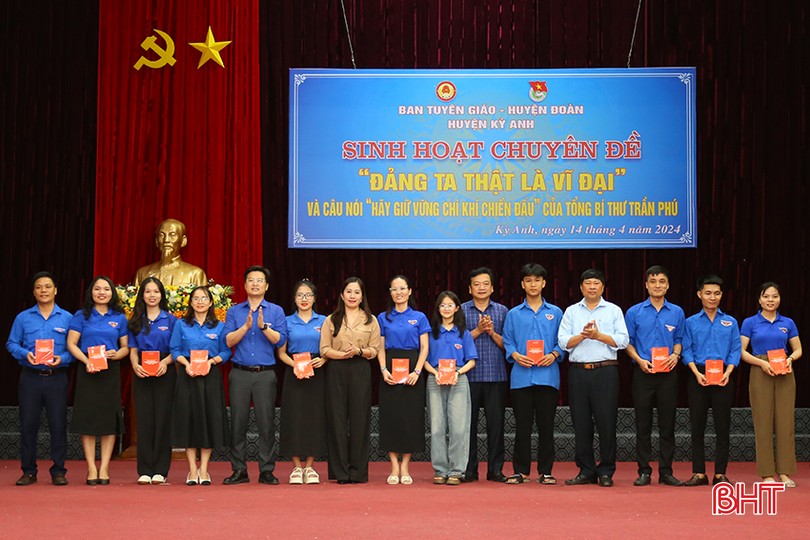 Huyện Kỳ Anh sinh hoạt chuyên đề “Đảng ta thật là vĩ đại”