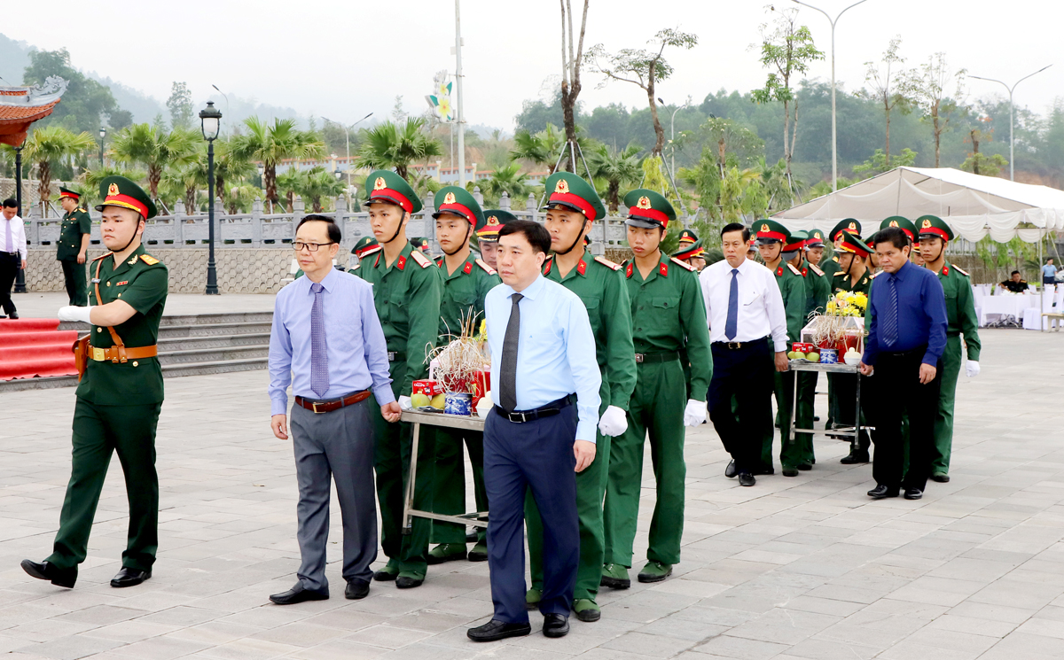 Hà Giang tổ chức truy điệu và an táng 9 hài cốt Liệt sỹ