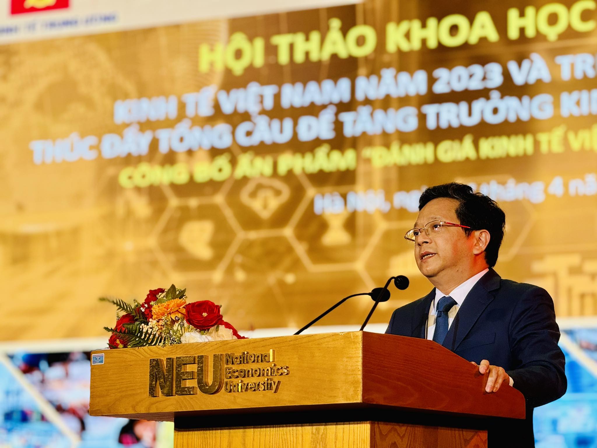 “Thúc đẩy tổng cầu để tăng trưởng kinh tế trong bối cảnh mới”