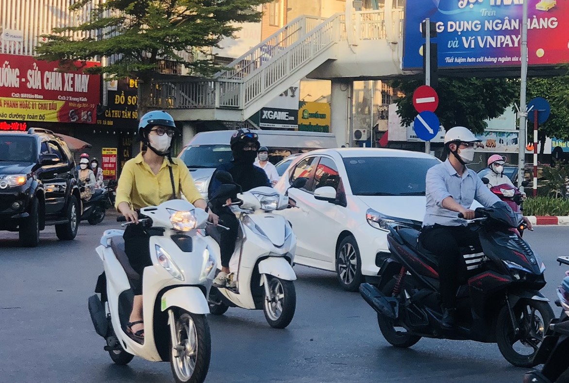 Miền Bắc sáng mưa dông, trưa chiều trời nắng