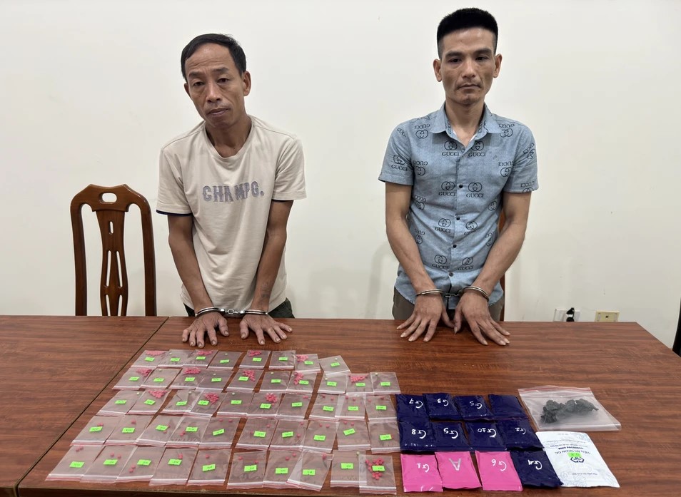 Khởi tố 2 đối tượng mua bán ma túy xuyên quốc gia