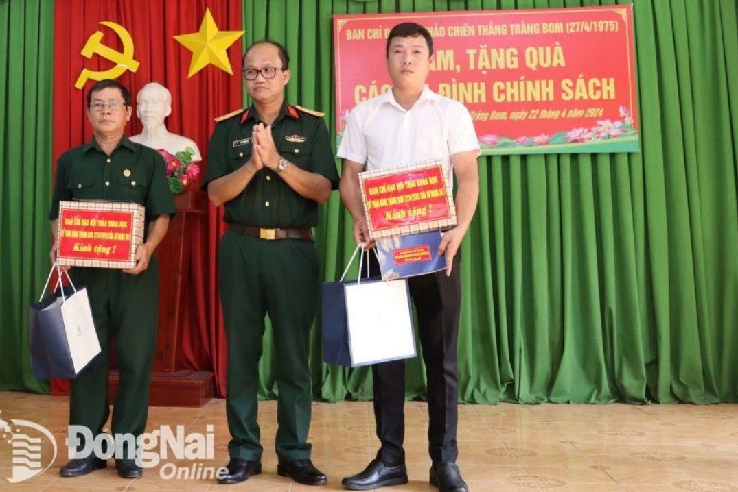 Thăm, tặng quà gia đình chính sách tại huyện Trảng Bom, Đồng Nai