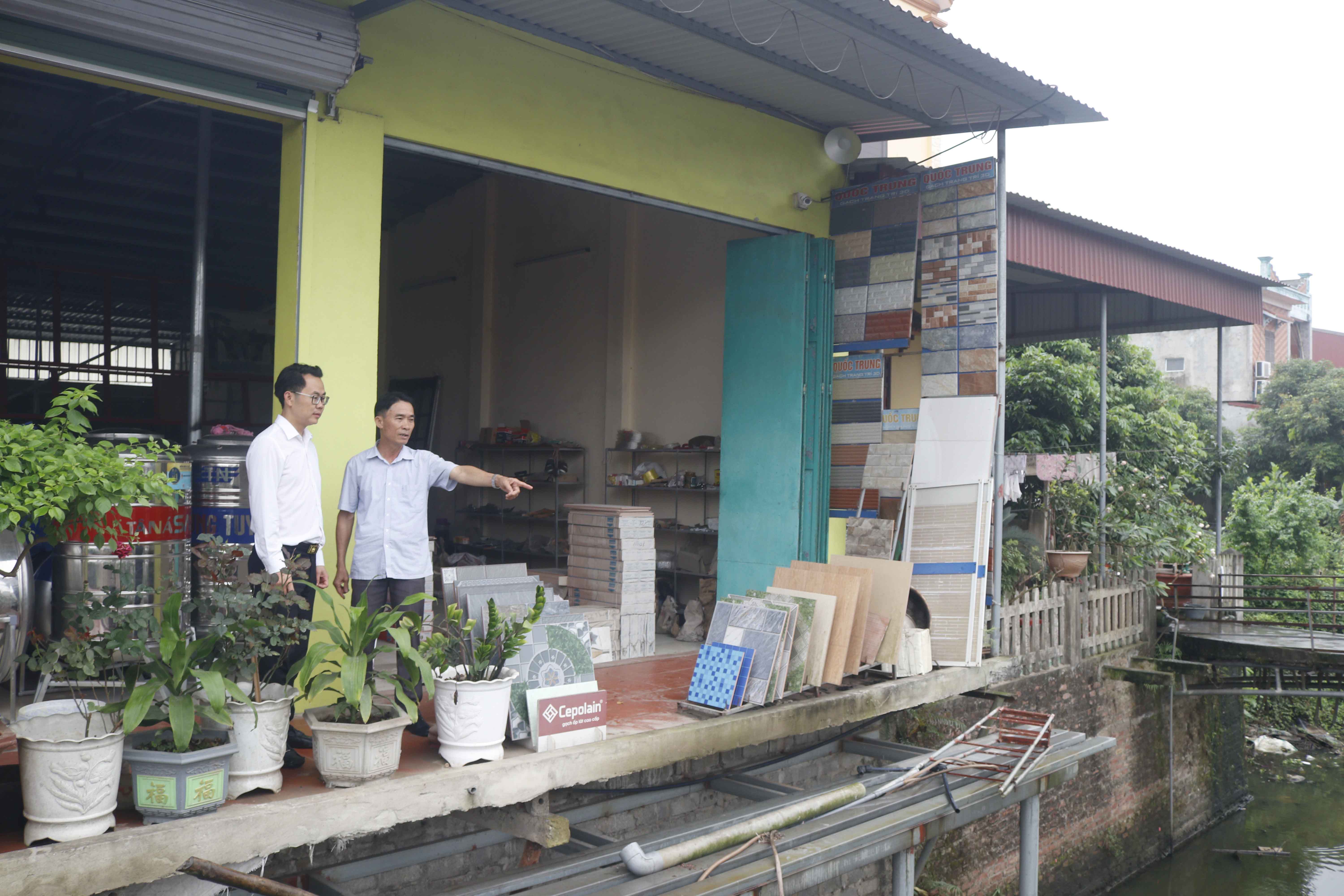 Ninh Giang Đảng viên, nhân dân gương mẫu tháo dỡ các công trình vi phạm hệ thống thủy lợi