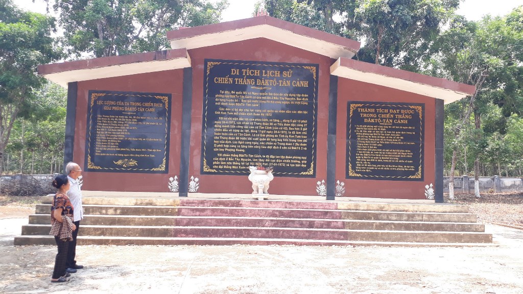 Thăm Di tích quốc gia đặc biệt Chiến thắng Đăk Tô -Tân Cảnh