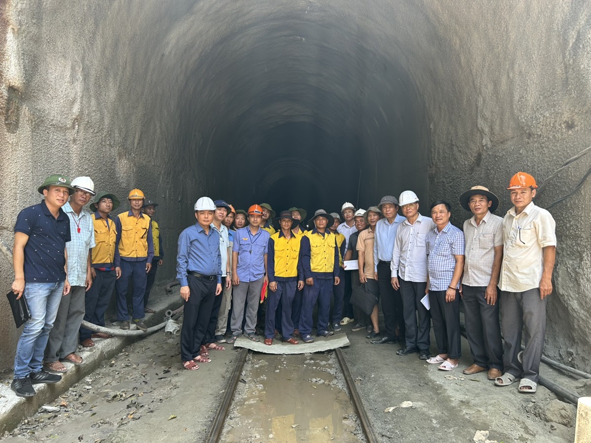 Tàu qua hầm Bãi Gió đạt vận tốc trước sự cố