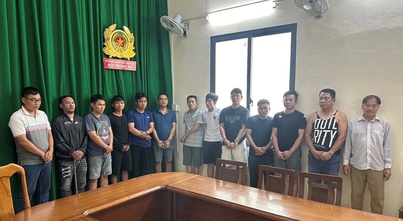 Phá đường dây tổ chức đánh bạc, cá độ bóng đá với số tiền lên đến hàng trăm tỷ đồng