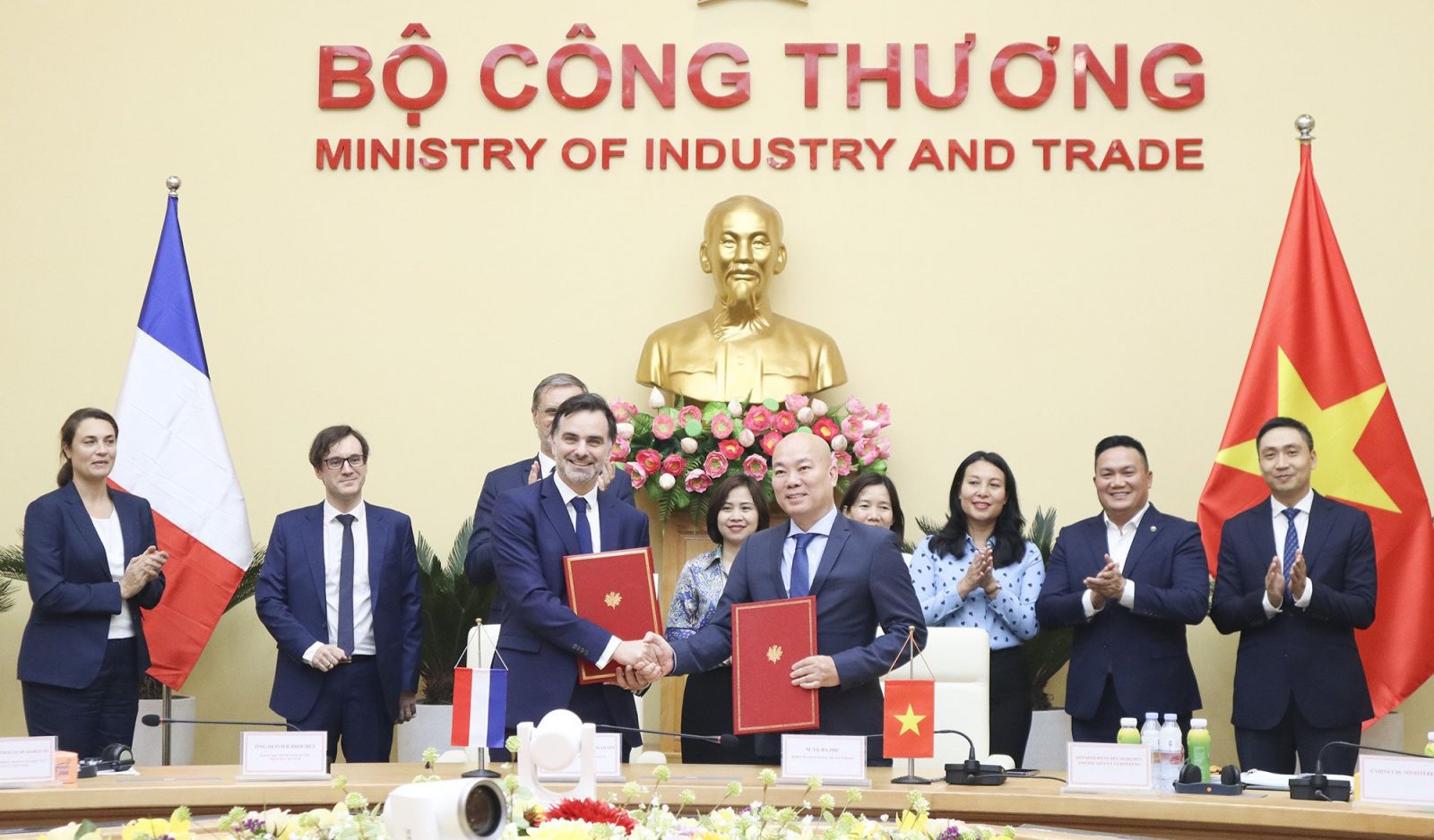 Đẩy mạnh hợp tác song phương giữa Việt Nam và Pháp