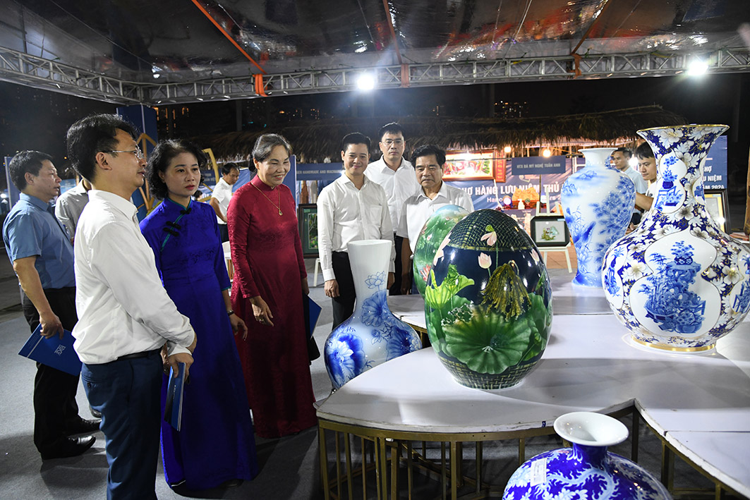 Hanoi Great Souvenirs 2024 Cầu nối đưa sản phẩm lưu niệm Thủ đô đến với du khách