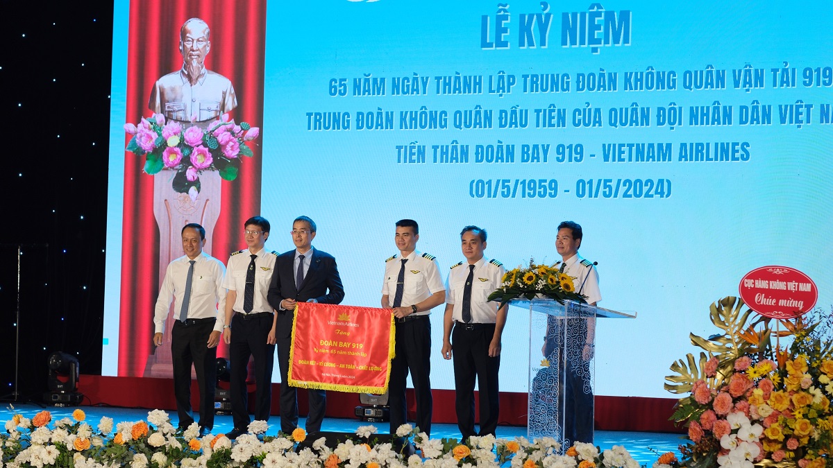 Đoàn bay 919 - 65 năm sải cánh vươn cao