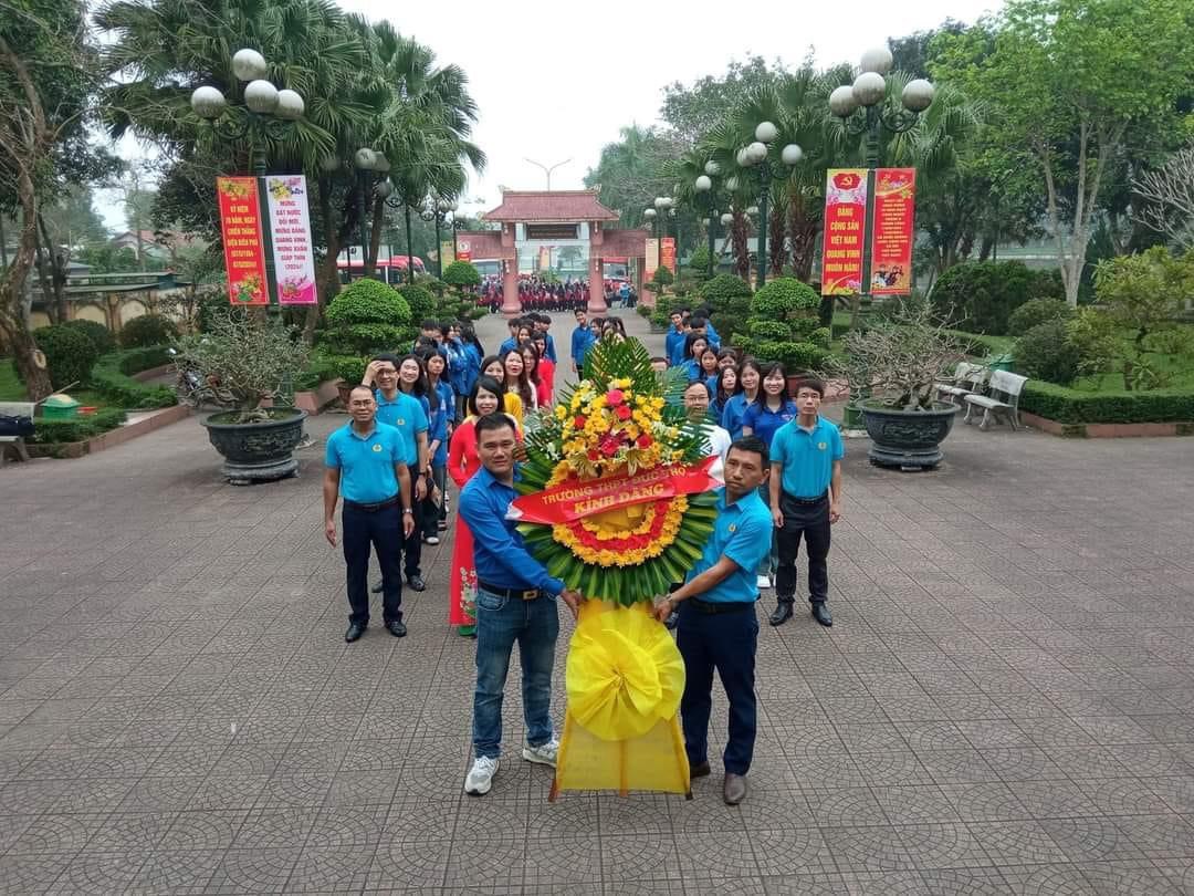 Trường THPT Đức Thọ Nhiều hoạt động thiết thực kỷ niệm 120 năm ngày sinh đồng chí Trần Phú