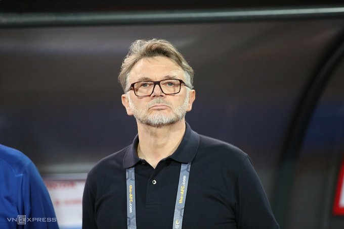 Bóng đá Việt Nam, thầy nội hay thầy ngoại