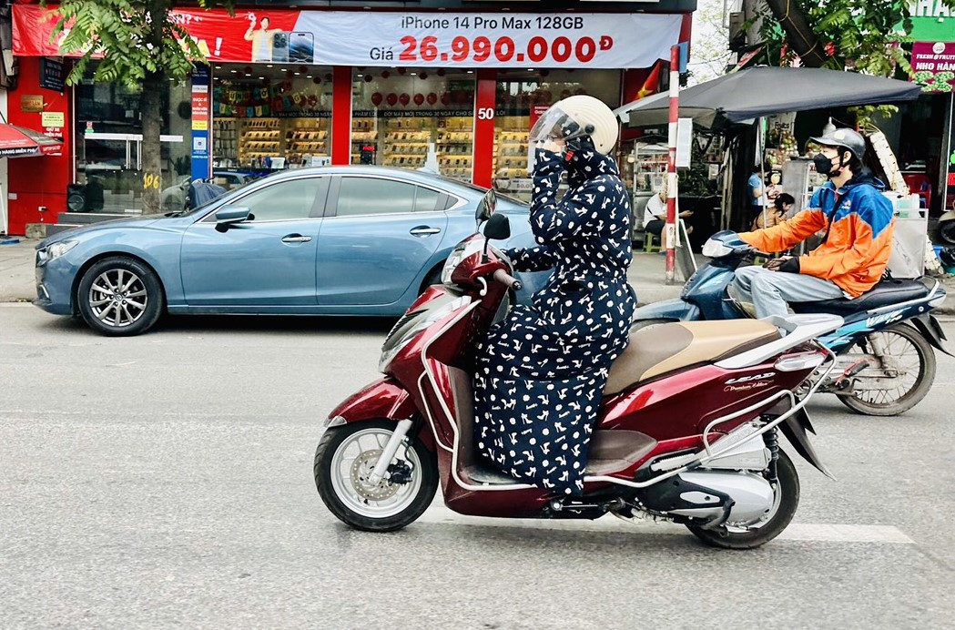 Hà Nội tiếp tục nắng nóng, nhiệt độ cao nhất 39 độ C