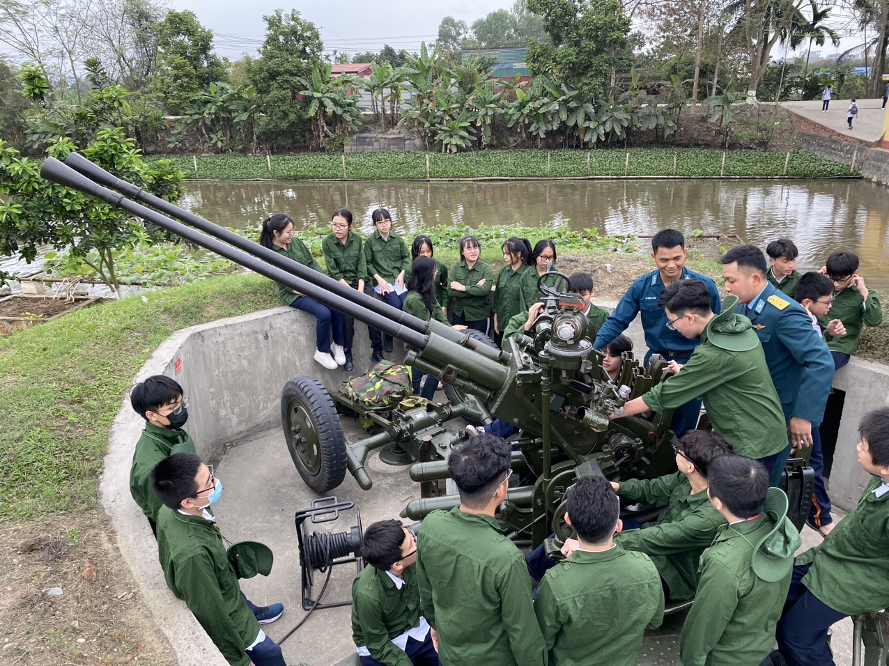 “Tiếp bước chiến sĩ Điện Biên - Tiến lên giành 3 nhất”