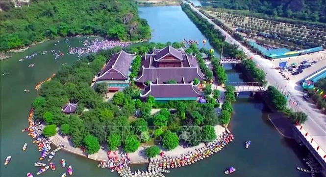 Bảo tồn và phát huy giá trị di sản văn hóa gắn với phát triển du lịch bền vững