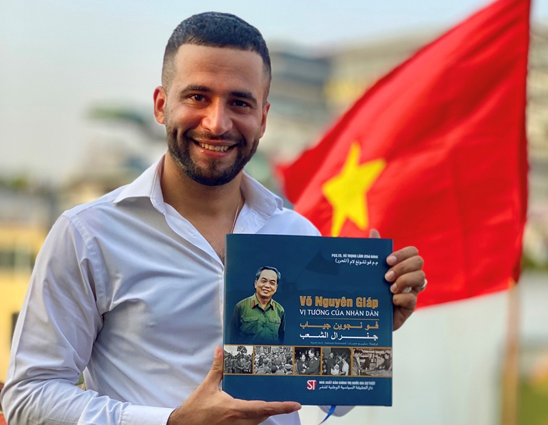 Bài 2  Tôi dịch cuốn sách về Đại tướng Võ Nguyên Giáp bằng cả trái tim mình