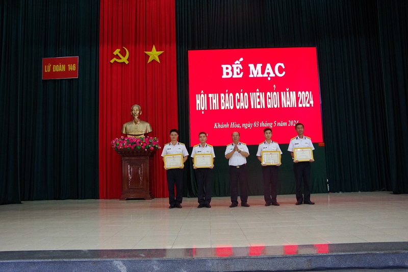Nâng cao chất lượng đội ngũ báo cáo viên