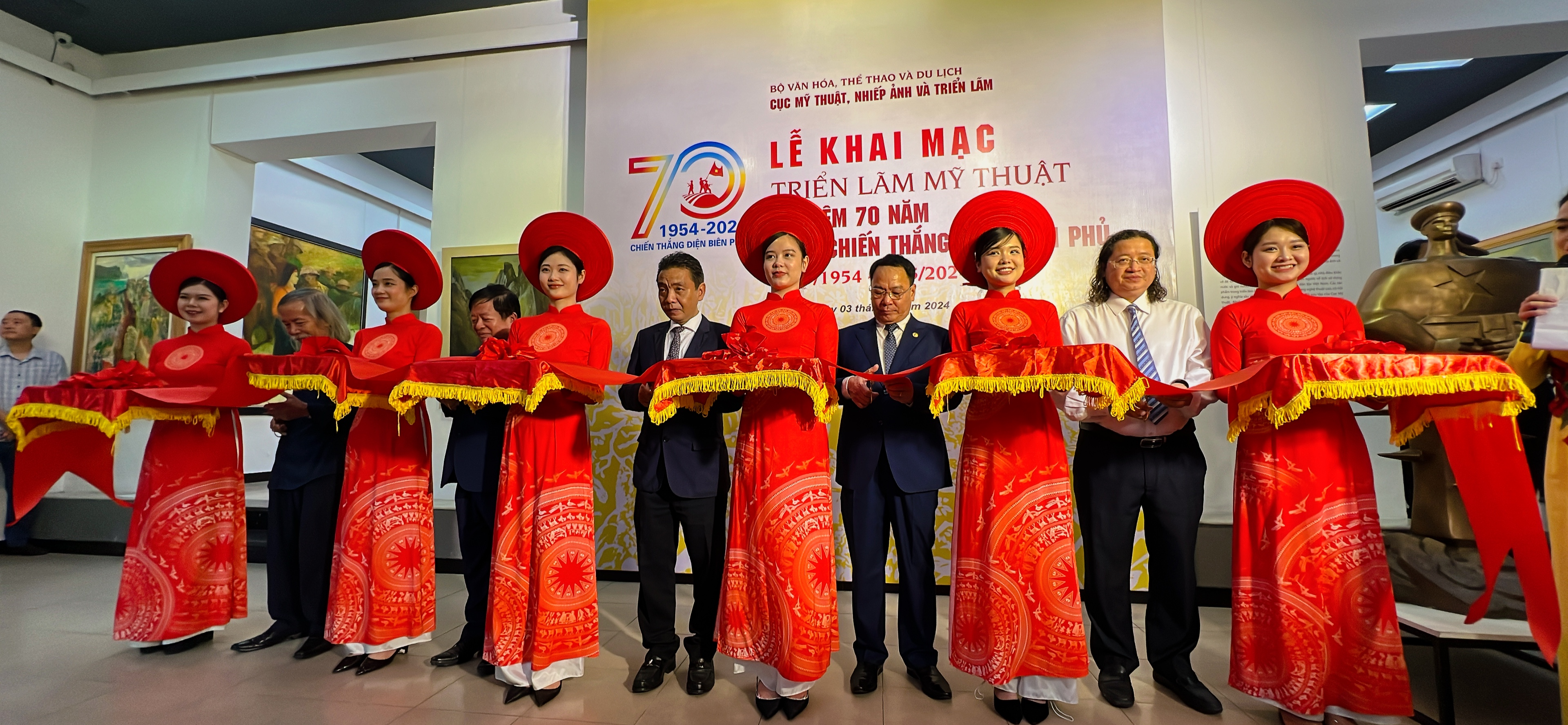 Trưng bày 70 tác phẩm mỹ thuật về chiến thắng Điện Biên Phủ