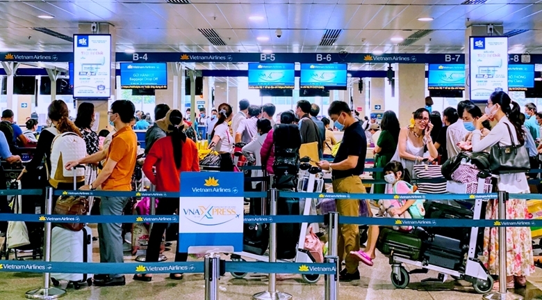 Giá vé máy bay tăng cao có phải do thuế, phí