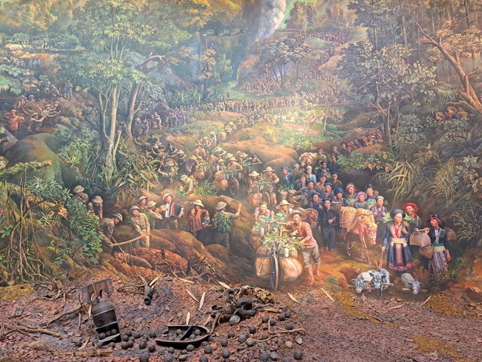 Đồng bào dân tộc thiểu số góp phần vào chiến thắng Điện Biên Phủ