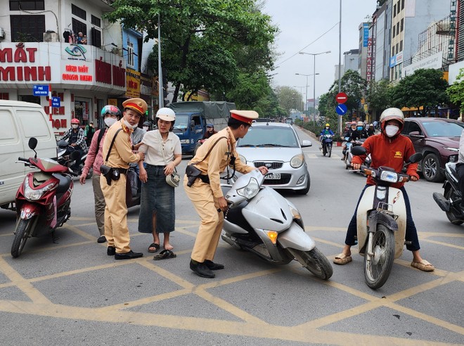 Thủ tướng Chính phủ gửi thư khen lực lượng Cảnh sát giao thông