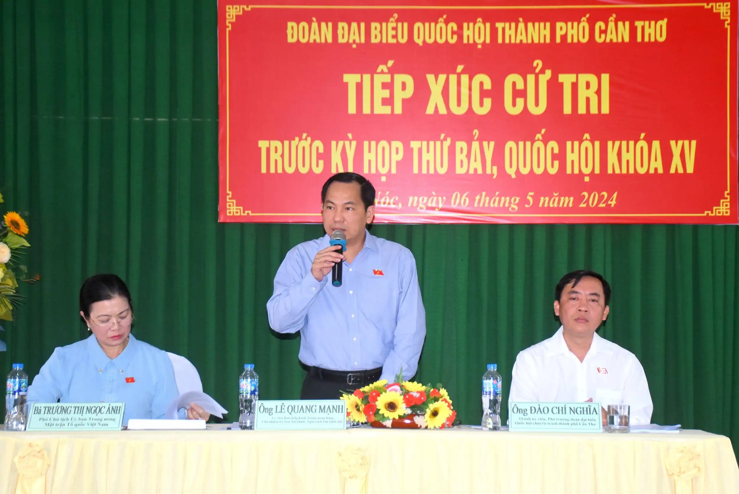 Cử tri Cần Thơ kiến nghị tình hình lạm phát ảnh hưởng tới đời sống nhân dân