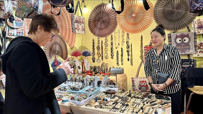 Quảng bá văn hóa, du lịch và thủ công mỹ nghệ Việt Nam tại Hội chợ Paris