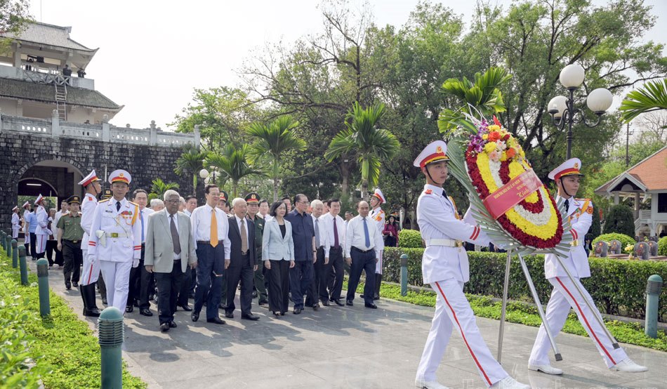 Lãnh đạo Đảng, Nhà nước viếng các anh hùng liệt sĩ tại Nghĩa trang Liệt sĩ A1