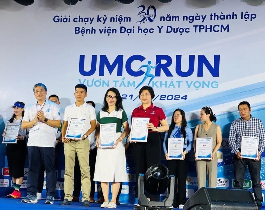 Vietcombank Sài Thành đồng hành cùng chương trình kỷ niệm 30 năm thành lập Bệnh viện Đại Học Y Dược TP Hồ Chí Minh