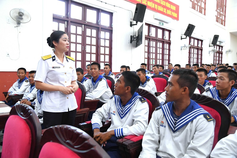 Vùng 5 Hải quân phổ biến, giáo dục pháp luật cho cán bộ, chiến sĩ