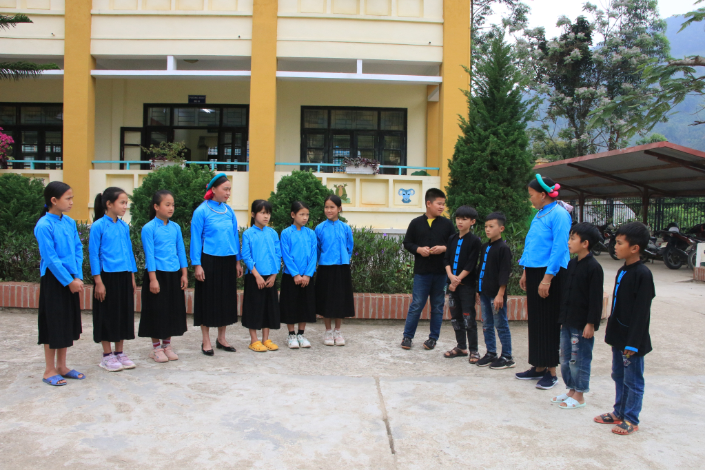 Điệu hát soóng cọ - món ăn tinh thần của dân tộc Sán Chỉ