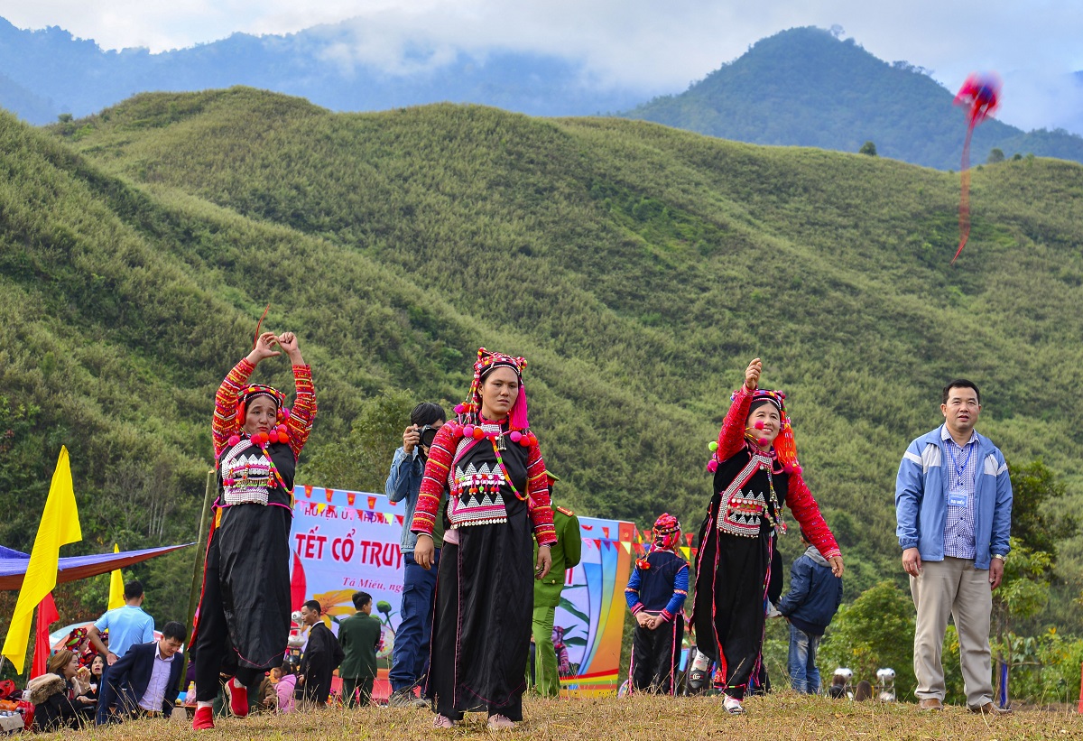Lấy ý kiến toàn diện đề án “Tiêu chí xác định các dân tộc còn gặp nhiều khó khăn, có khó khăn đặc thù giai đoạn 2026 - 2030”