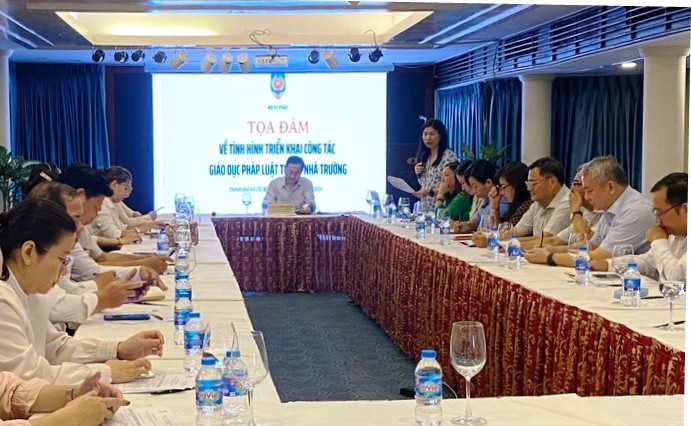 Đẩy mạnh giáo dục pháp luật trong nhà trường