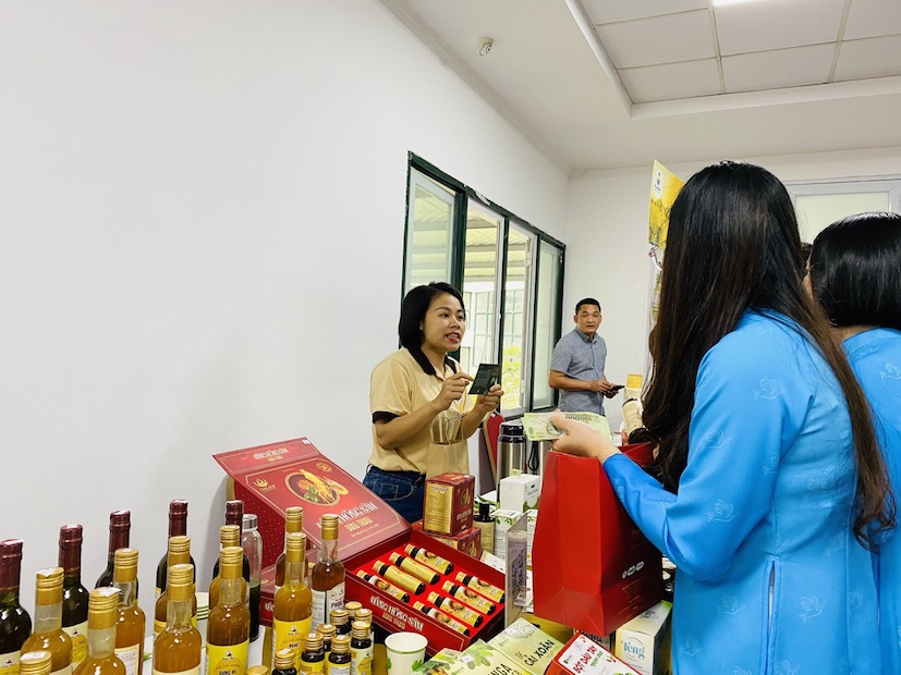 Tôn vinh các sản phẩm công nghệ của phụ nữ Thủ đô