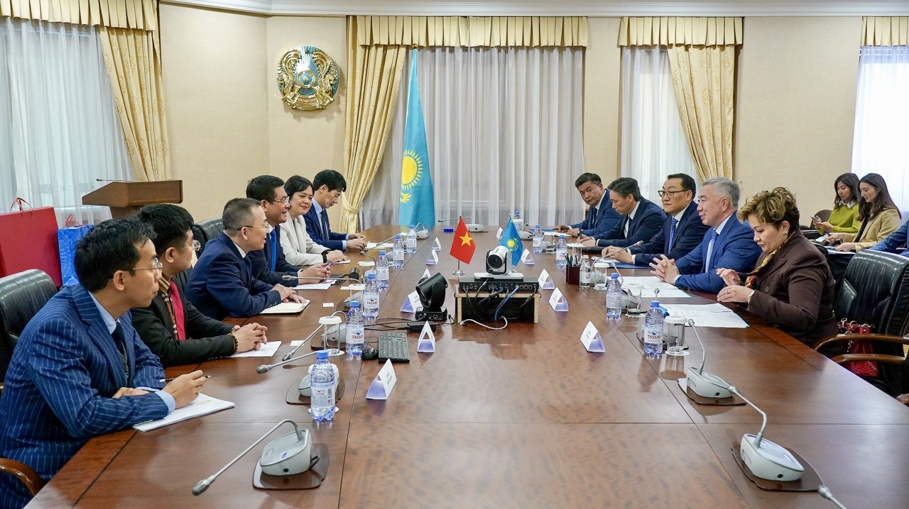 Việt Nam là đối tác thương mại lớn thứ 2 của Kazakhstan tại ASEAN
